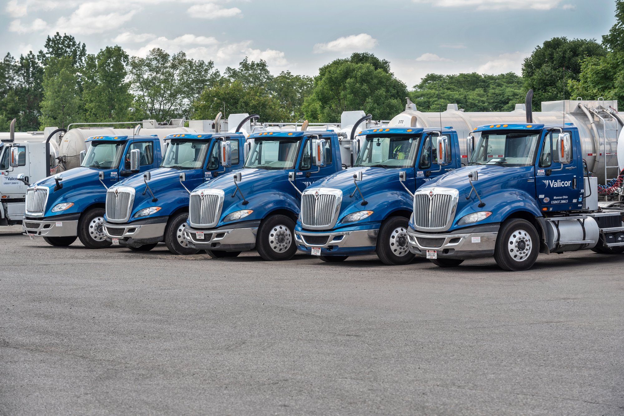 LineOfTrucks LineOfTrucks